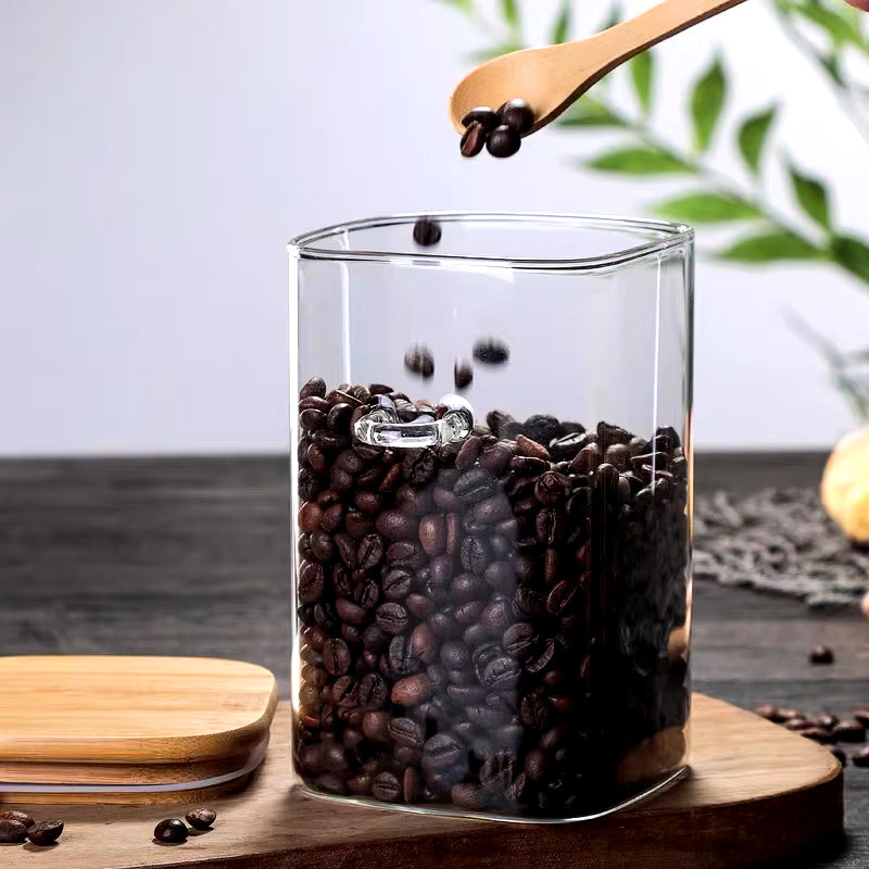 Bote de café cuadrado con cuchara